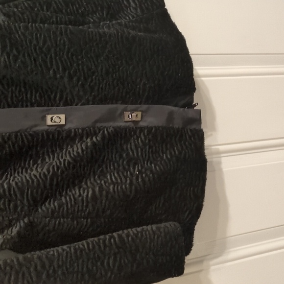 Find Luxury with Love, Carol Collection by CAbi -Carol Anderson by Invitation - Picture 3 of 14